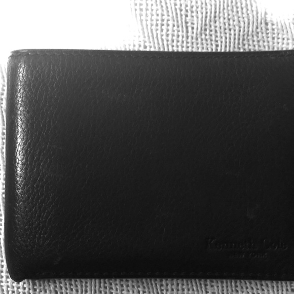 Kenneth Cole New York wallet - Picture 1 of 1